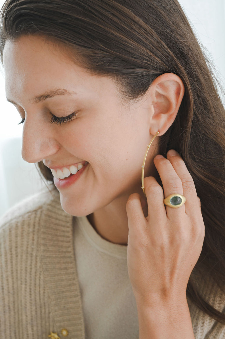 18 Karat Gold Oval Green Tourmaline Cabochon RIng