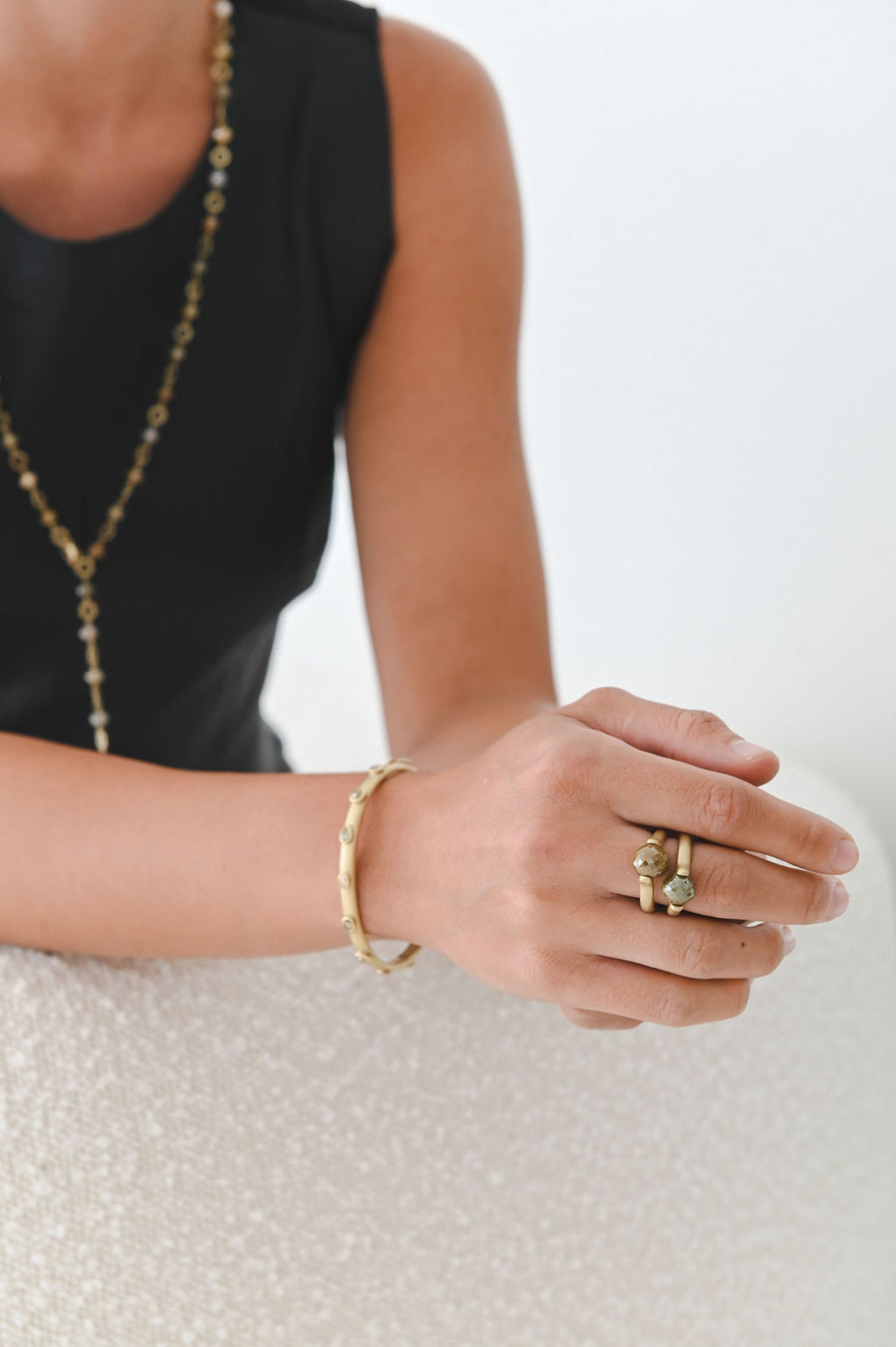 18 Karat Gold Faceted Milky Diamond Bead Ring