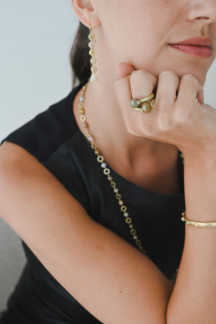 18 Karat Gold Faceted Milky Diamond Bead Ring