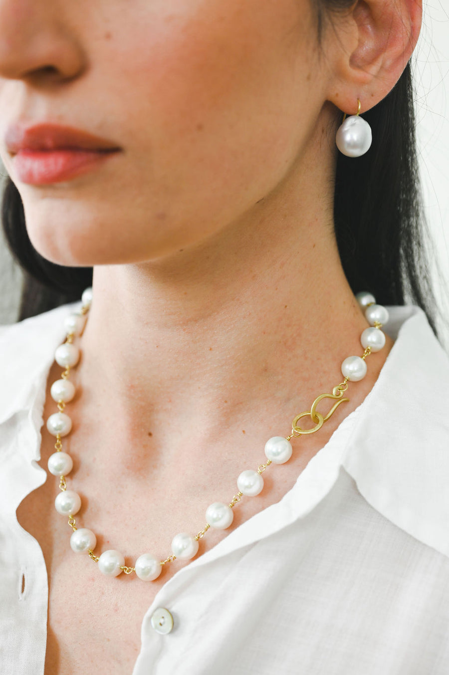 18 karat Gold White South Sea Baroque Pearl Earrings