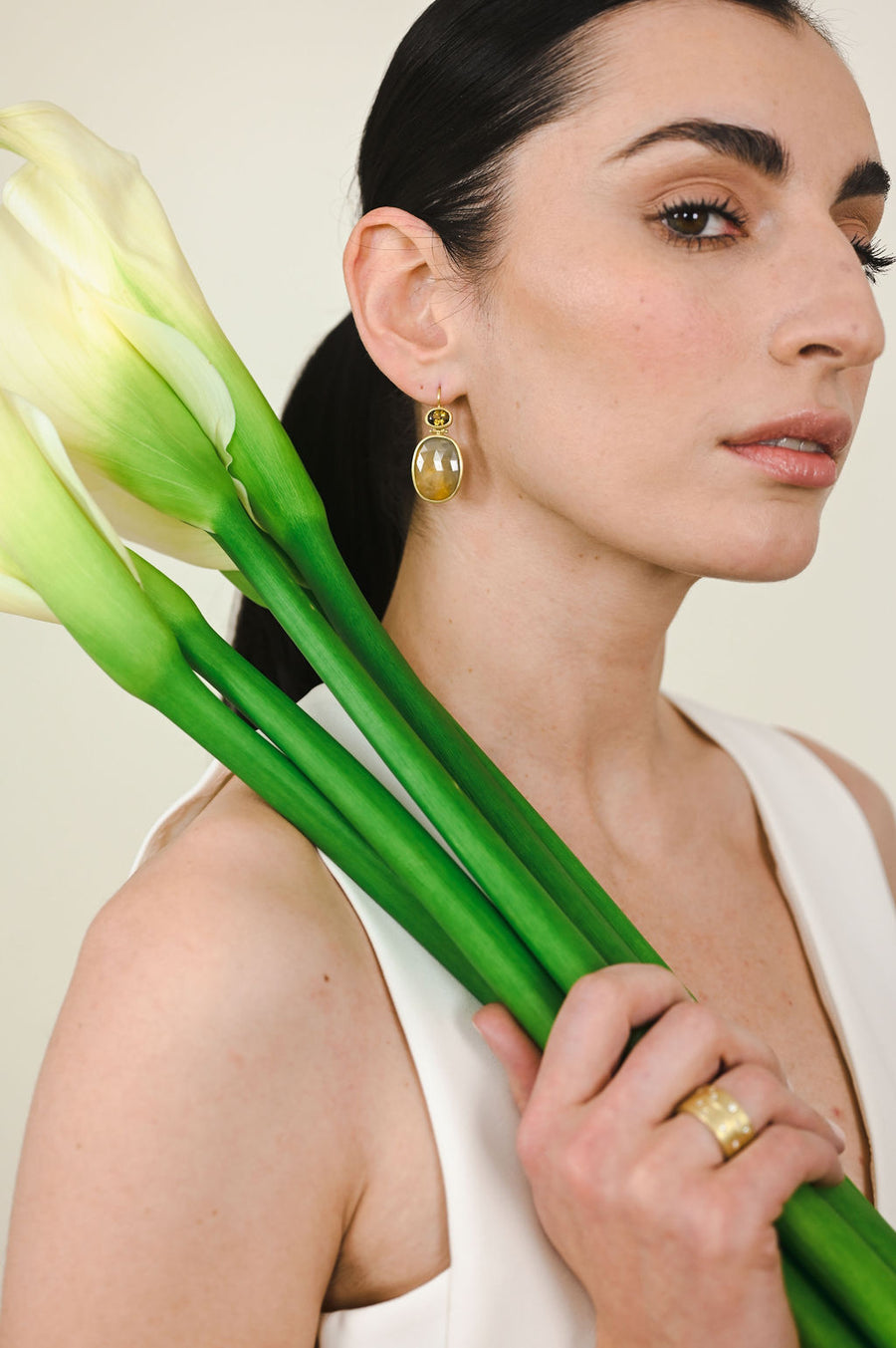18 Karat Gold Yellow Green Sapphire Slice Earring