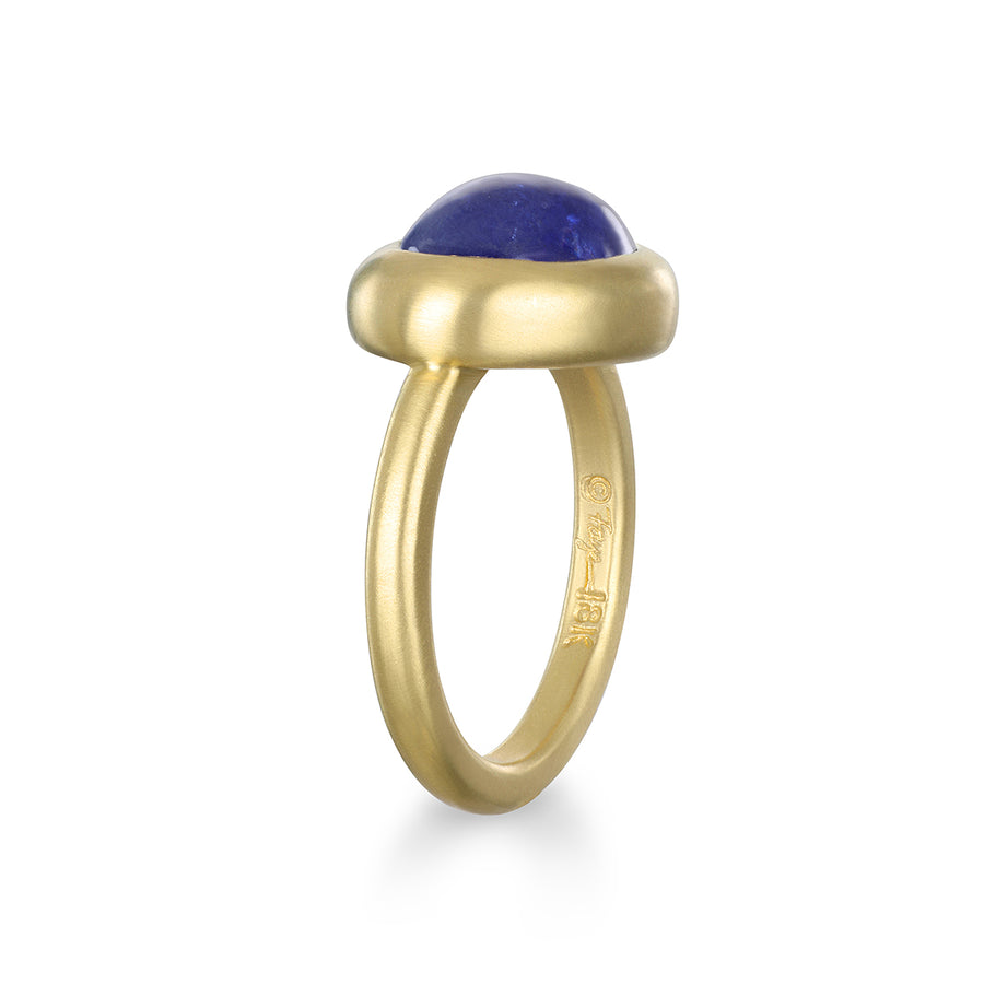 18 Karat Gold Tanzanite Cabochon Ring - 8.21 Cts