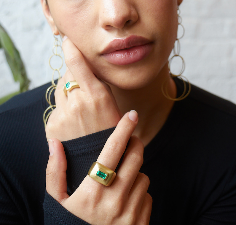 18 Karat Gold Colombian Emerald Dome Ring