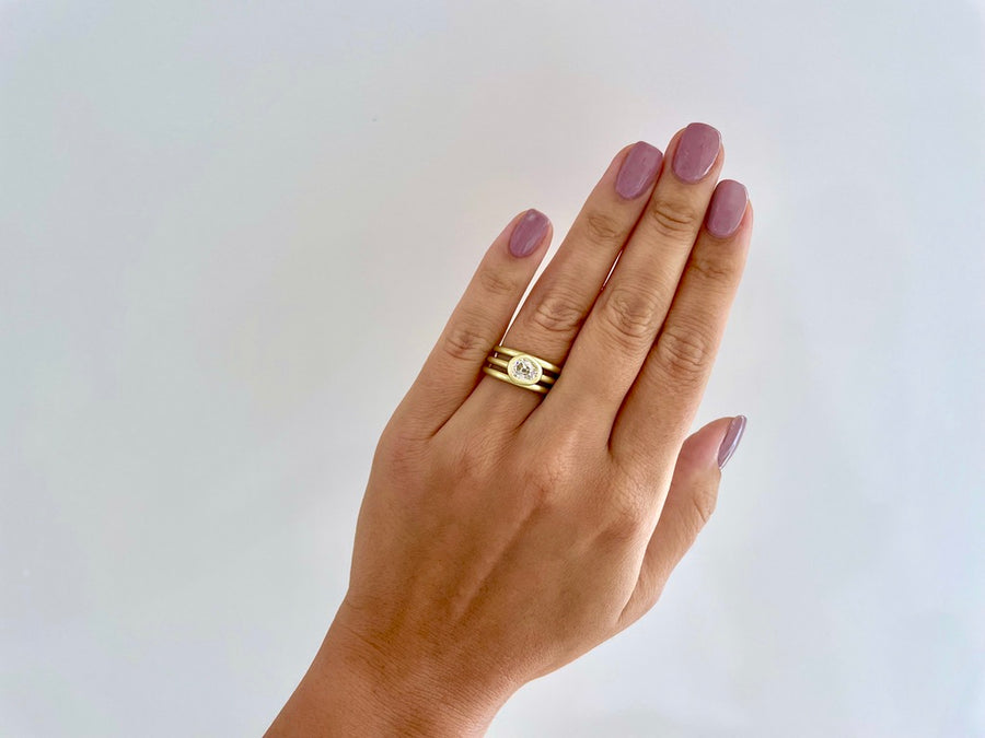 18 Karat Gold Round Comfort Fit Stack Ring - Thin