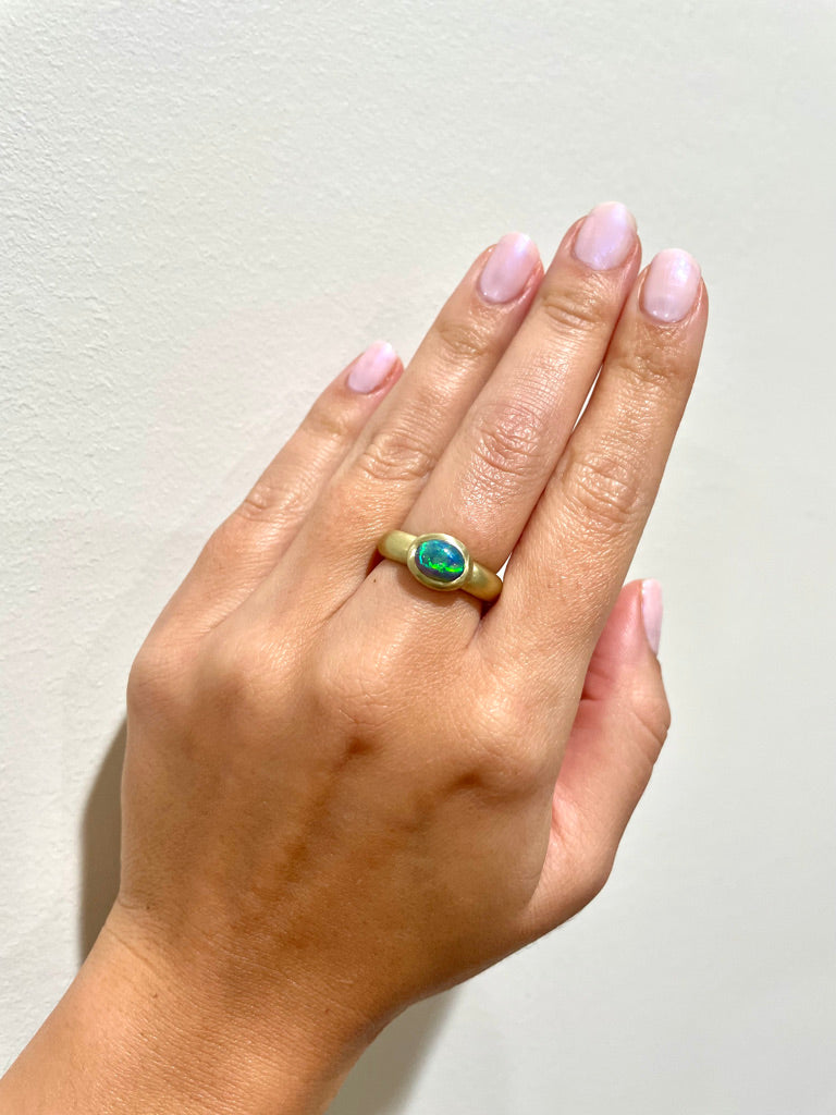 18 Karat Gold Lightning Ridge Black Opal Ring