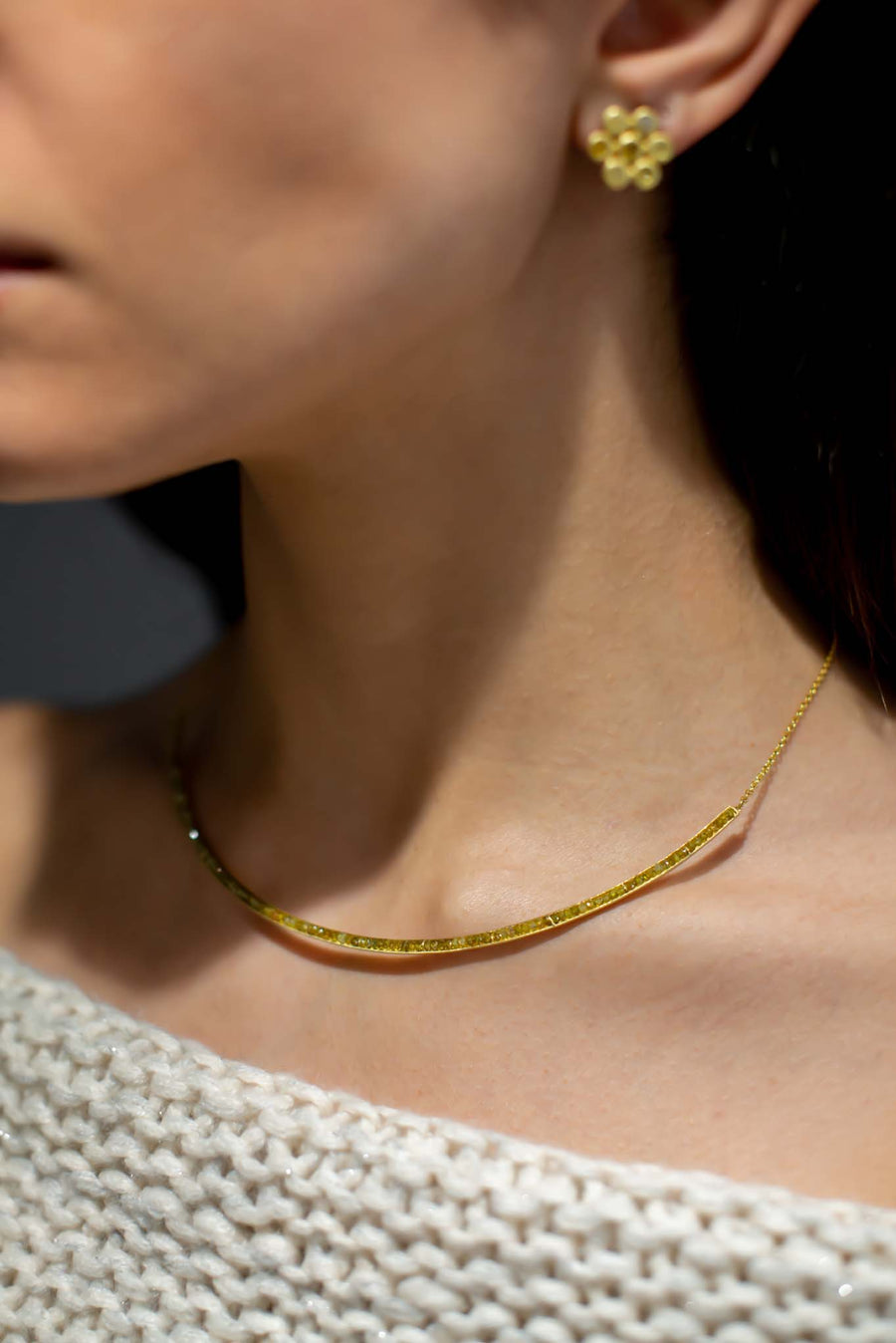 18 Karat Gold Milky Diamond Collar Necklace