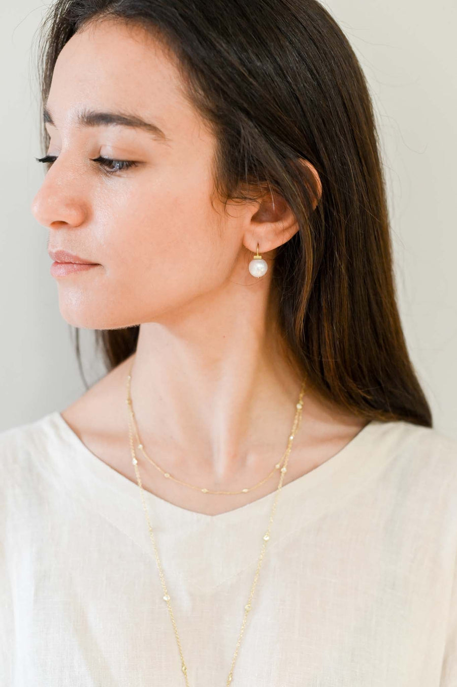 18 Karat Gold Diamond Station Necklace