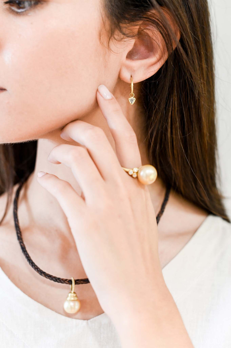 18 Karat Gold Golden South Sea Pearl Pendant on Leather