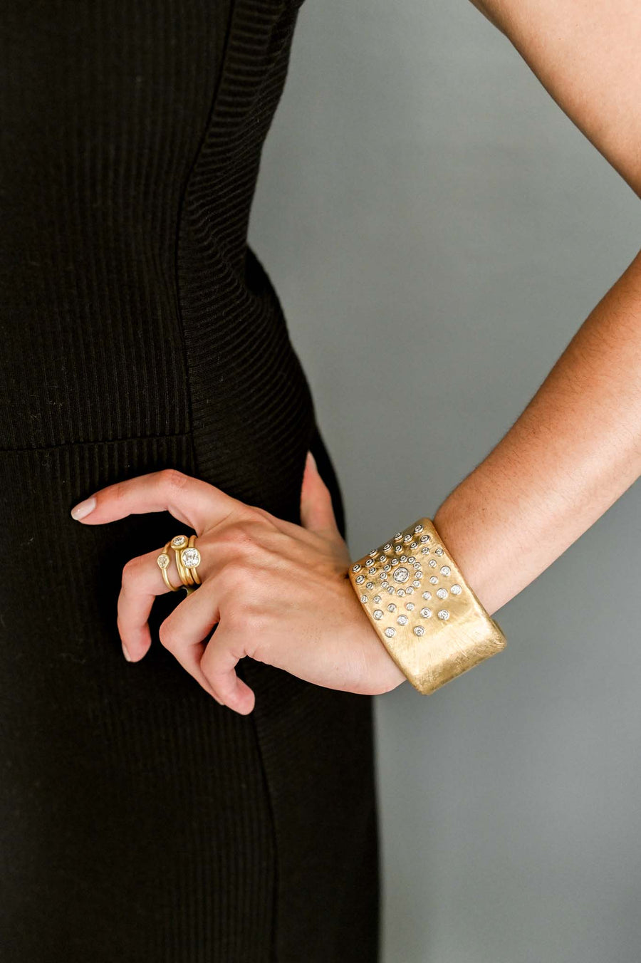 18 Karat Gold Hinged Cuff
