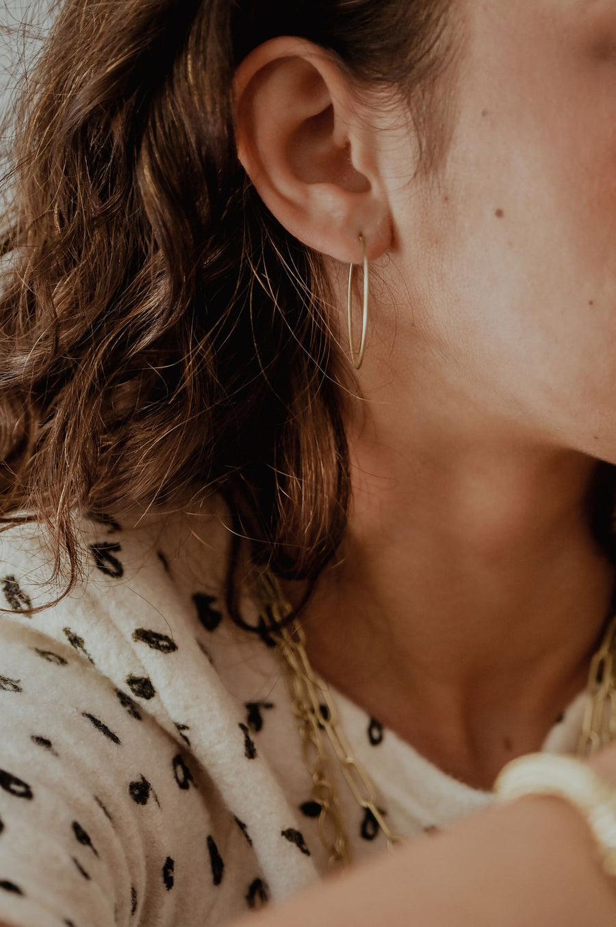 18 Karat Gold Signature Wire Hoops