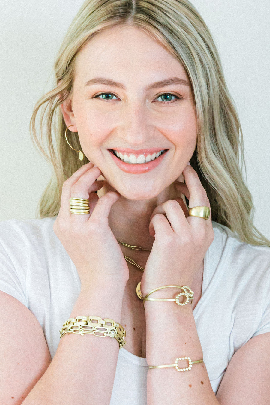 18 Karat Gold Round Comfort Fit Stack Ring - Thick
