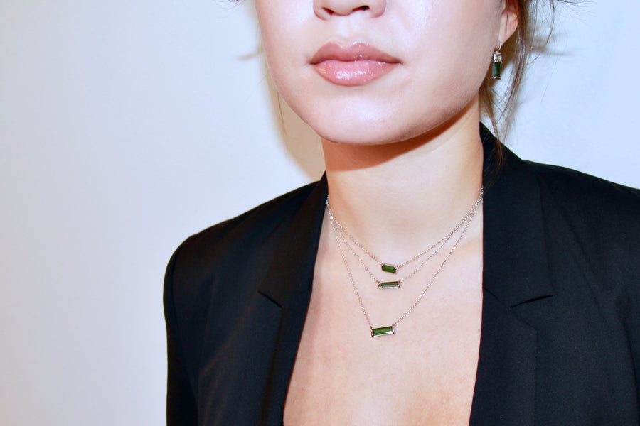 18 Karat Gold Bar Set Green Tourmaline Necklace