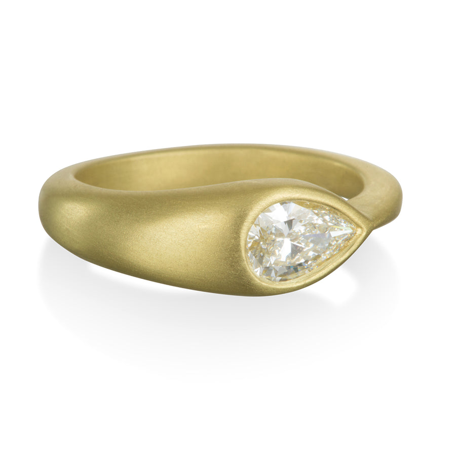 Pear-shaped Diamond Ring