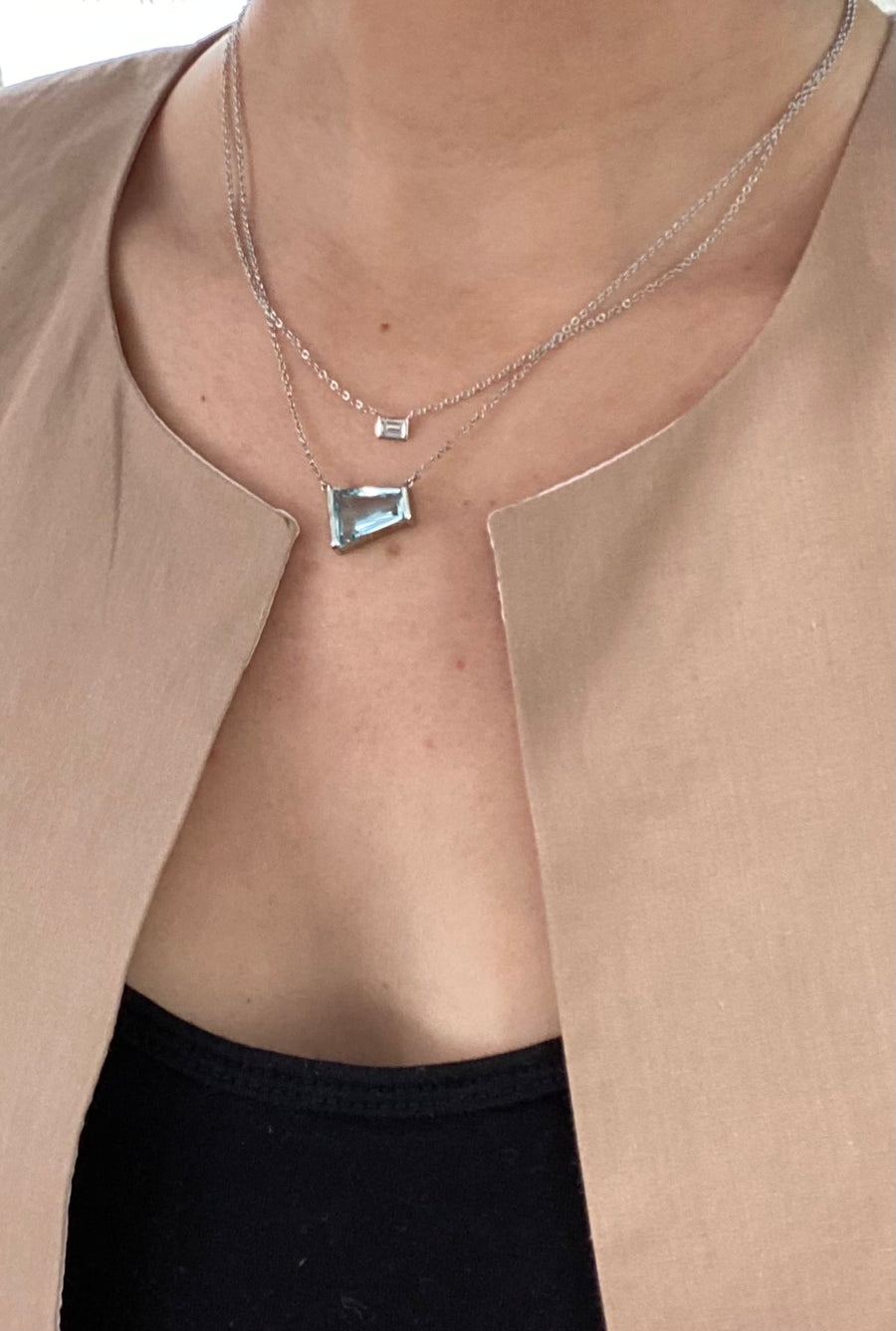 18 Karat White Gold Tapered Aquamarine Baguette Pendant