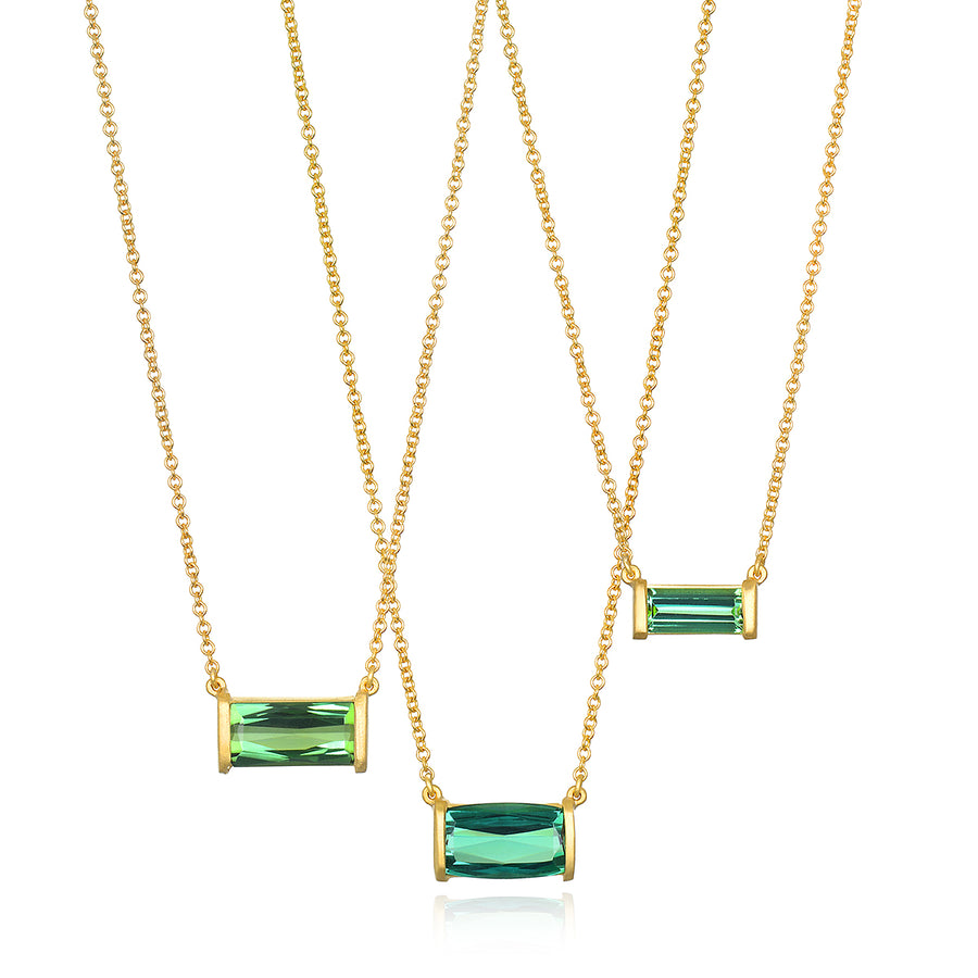 18 Karat Gold Bar Set Green Tourmaline Necklace