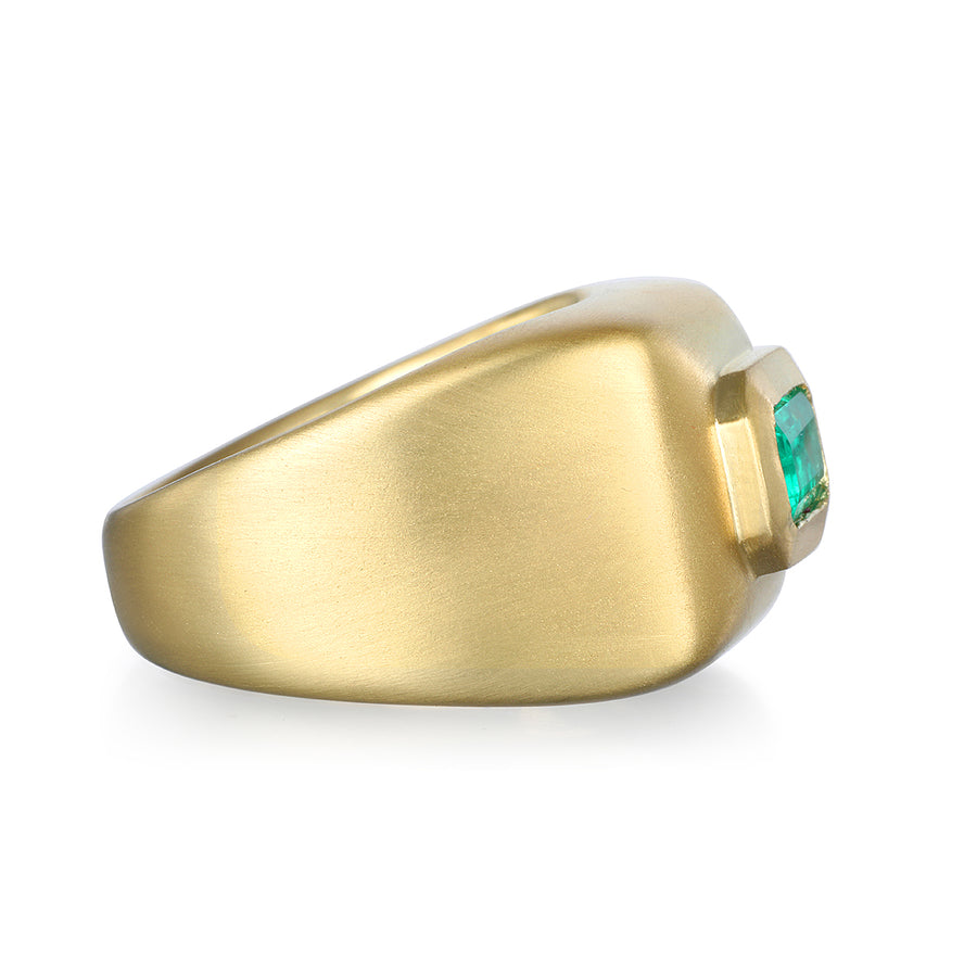18 Karat Gold Colombian Emerald Dome Ring