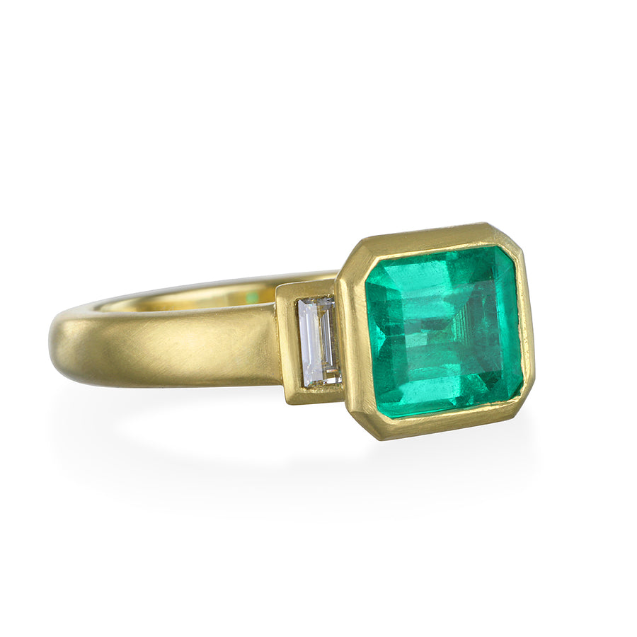 18 Karat Gold Colombian Emerald Diamond Ring