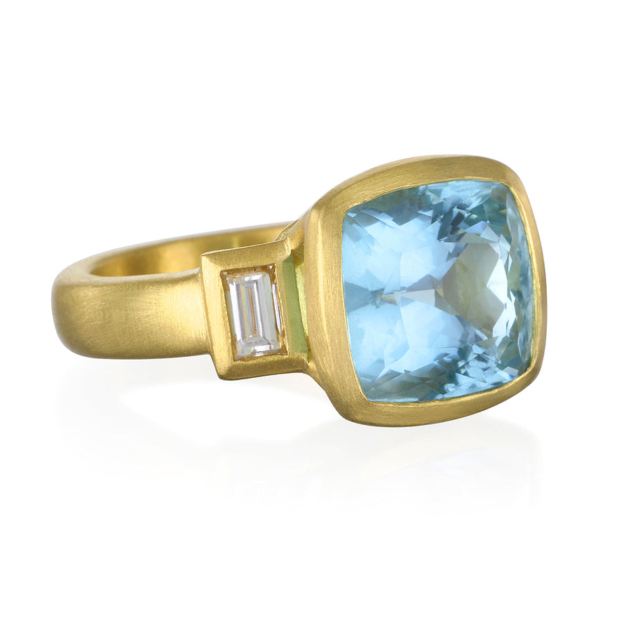 18 Karat Gold Three-Stone Aquamarine and Diamond Ring