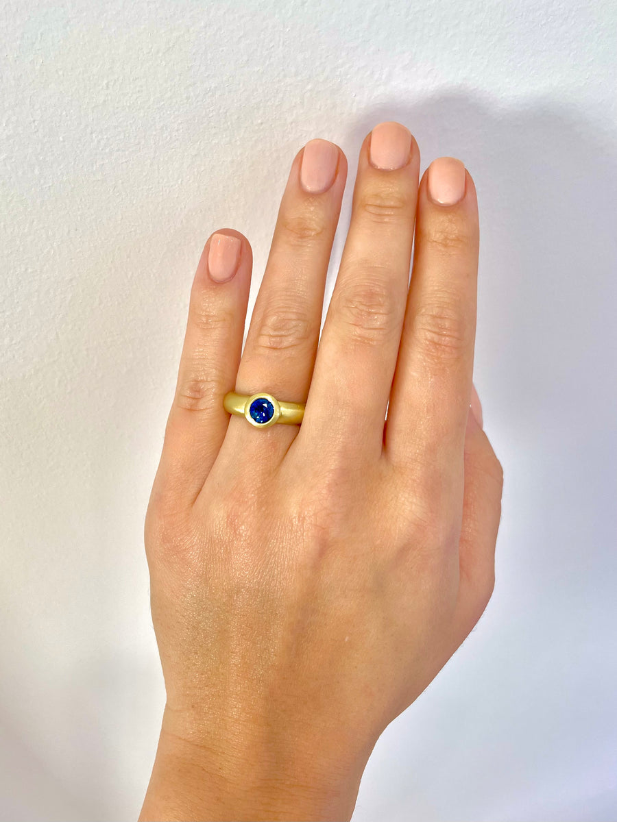 18 Karat Gold Ceylon Blue Sapphire Bezel Ring